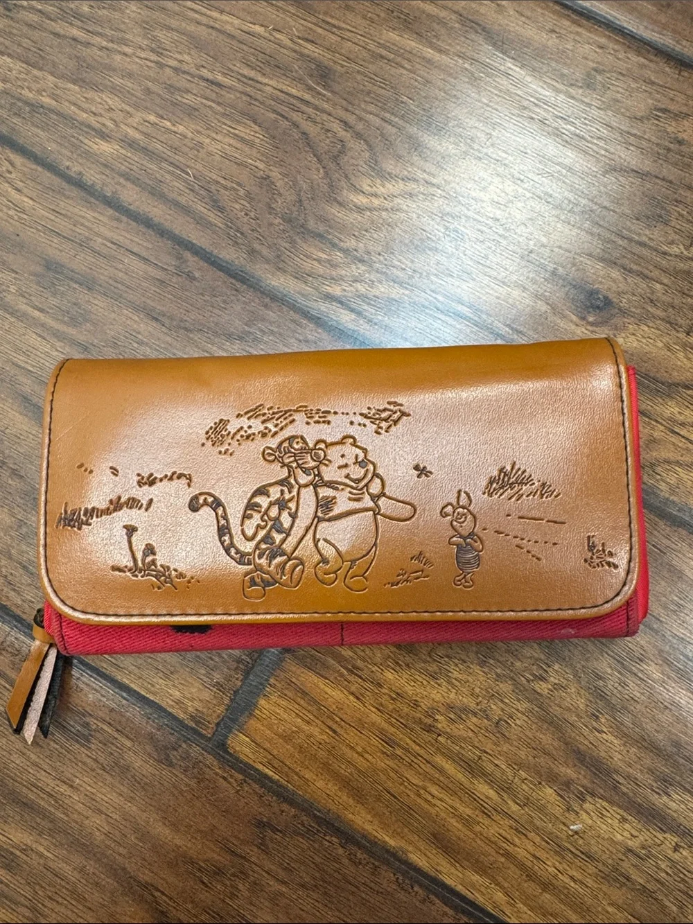Disney Winnie the Pooh Red Brown Wallet Sketch Zip Around Wristlet